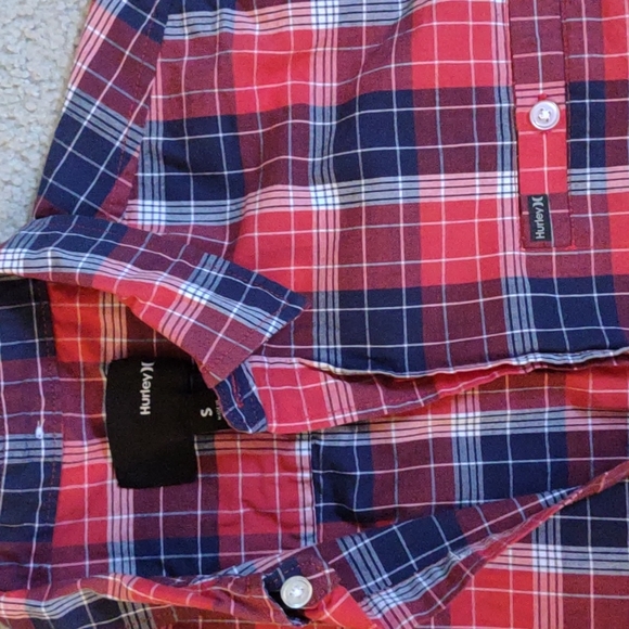 Men's Hurley Button down. Size Small - Picture 2 of 3